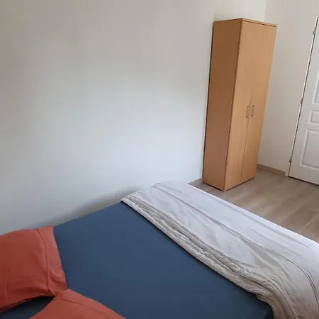 Chambre Privee Dans Appartement Proche Metro Privatunterkunft *
