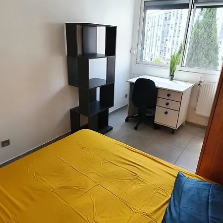 Chambre Privee Dans Appartement Proche Metro Privatunterkunft *